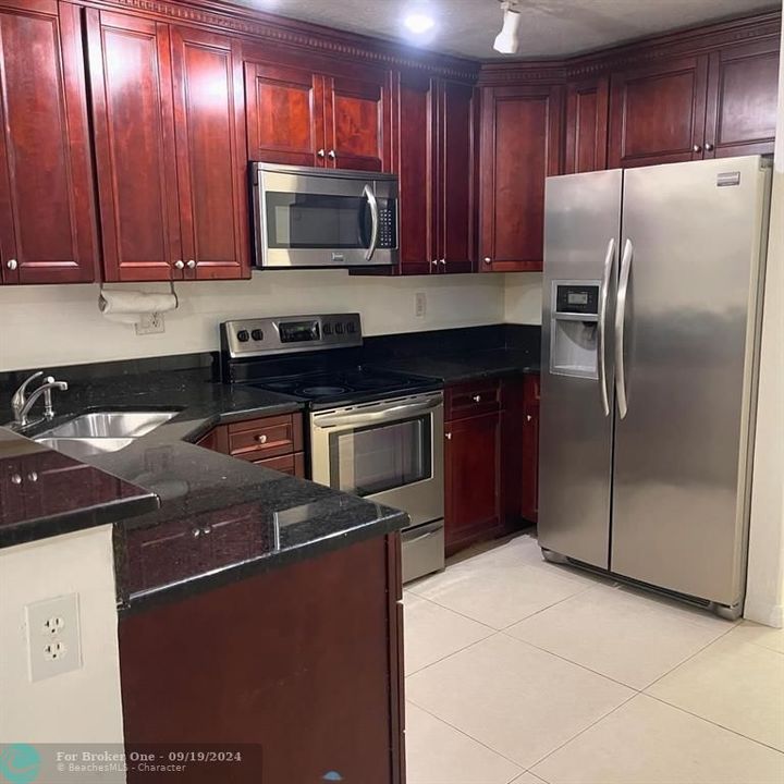 For Rent: $2,600 (3 beds, 2 baths, 1465 Square Feet)