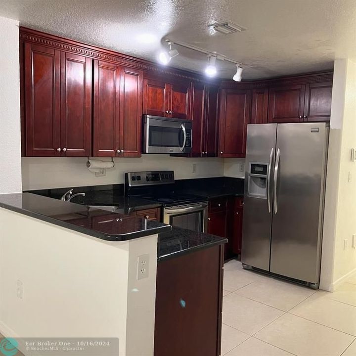 For Rent: $2,600 (3 beds, 2 baths, 1465 Square Feet)