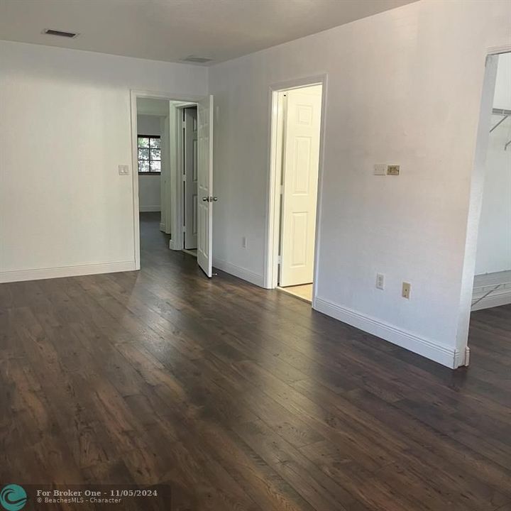 For Rent: $2,600 (3 beds, 2 baths, 1465 Square Feet)