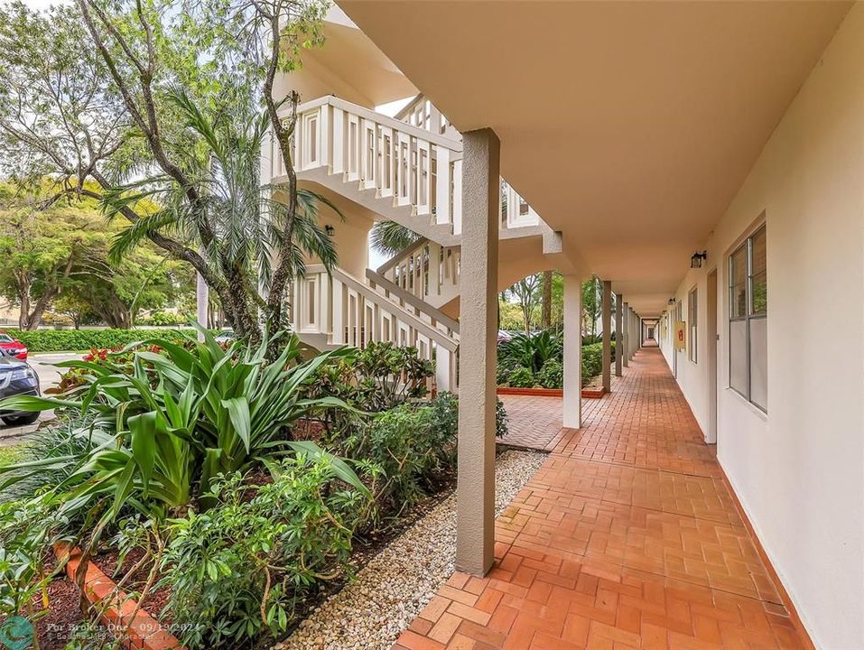 Active With Contract: $3,650 (2 beds, 2 baths, 1115 Square Feet)