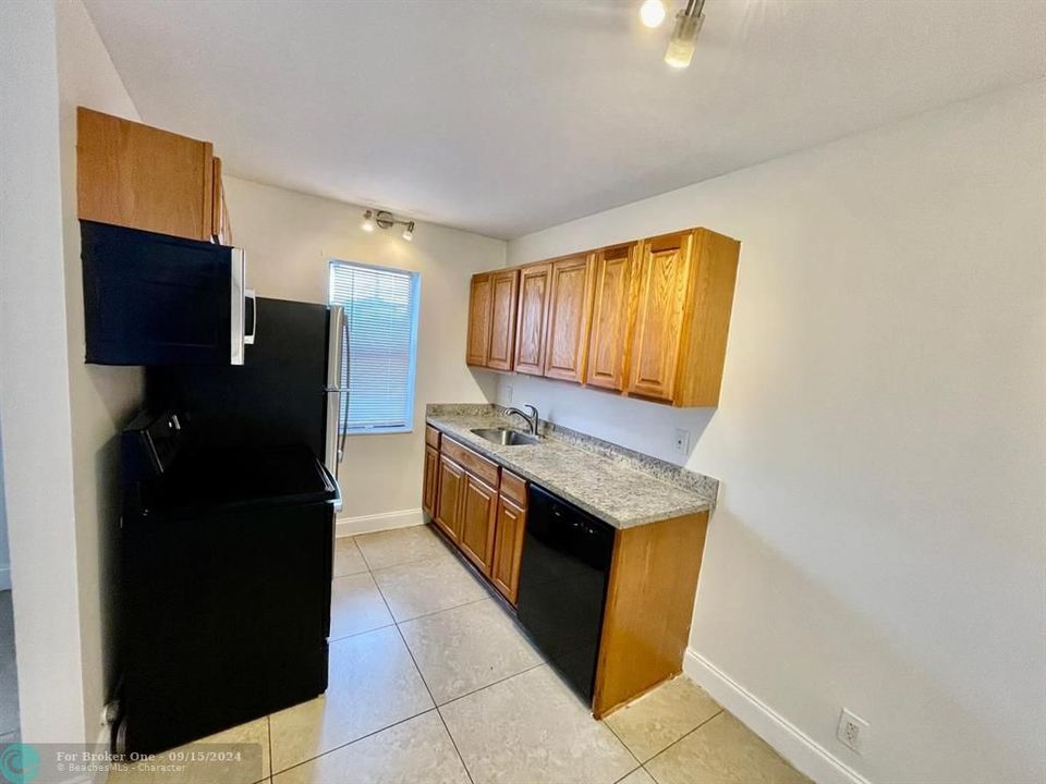 For Rent: $1,600 (1 beds, 1 baths, 0 Square Feet)