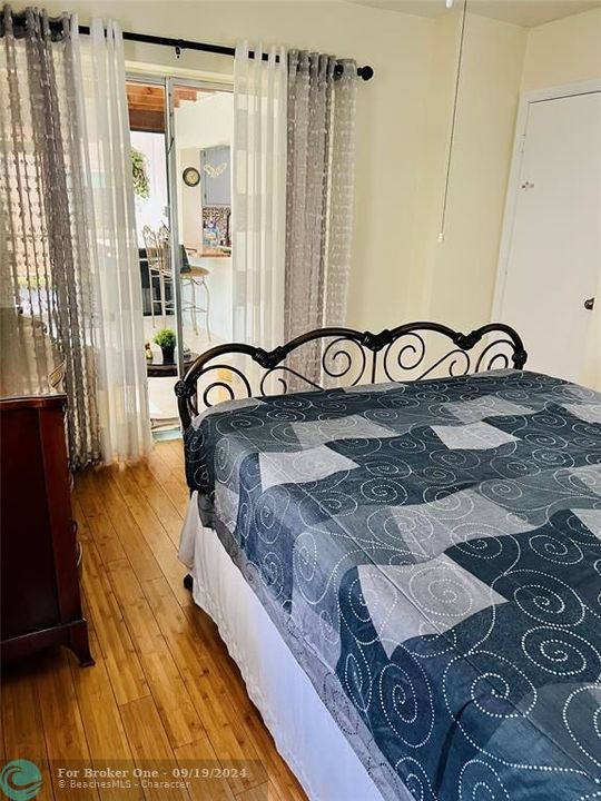 Active With Contract: $2,300 (2 beds, 1 baths, 778 Square Feet)