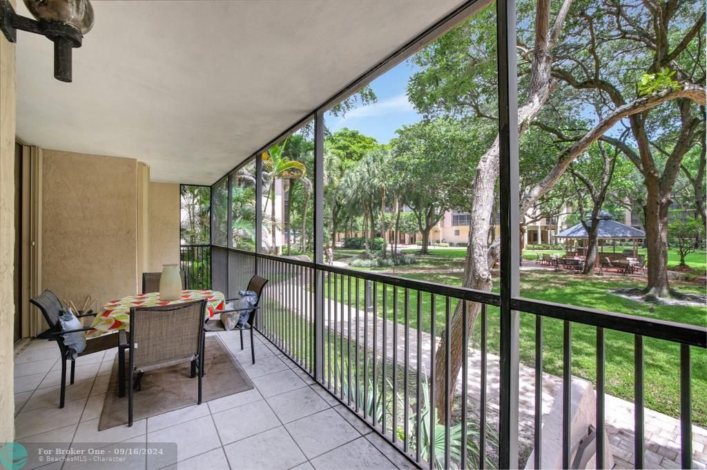 Active With Contract: $315,000 (2 beds, 2 baths, 1314 Square Feet)