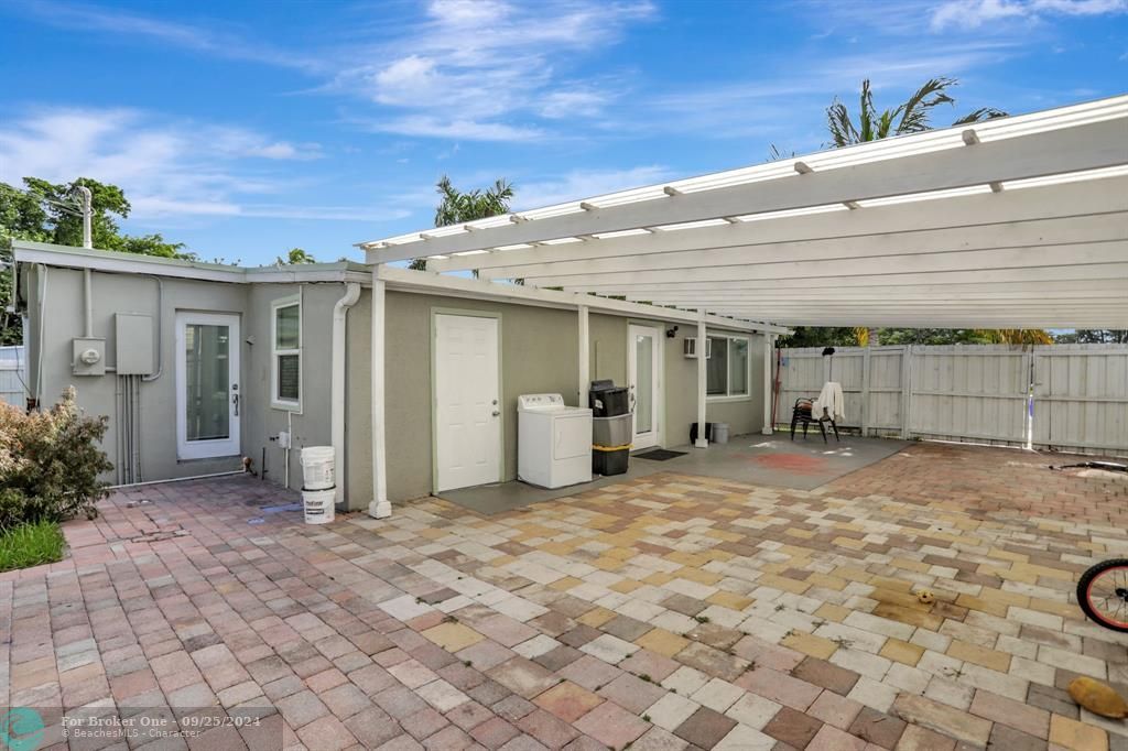 For Sale: $550,000 (4 beds, 2 baths, 1448 Square Feet)