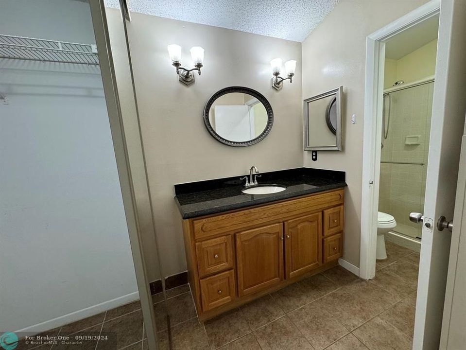 Active With Contract: $2,200 (2 beds, 2 baths, 1106 Square Feet)