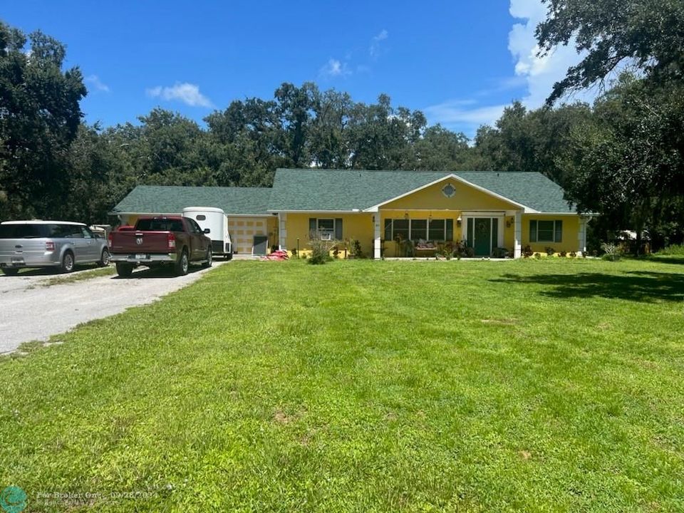 For Sale: $525,000 (3 beds, 3 baths, 2772 Square Feet)