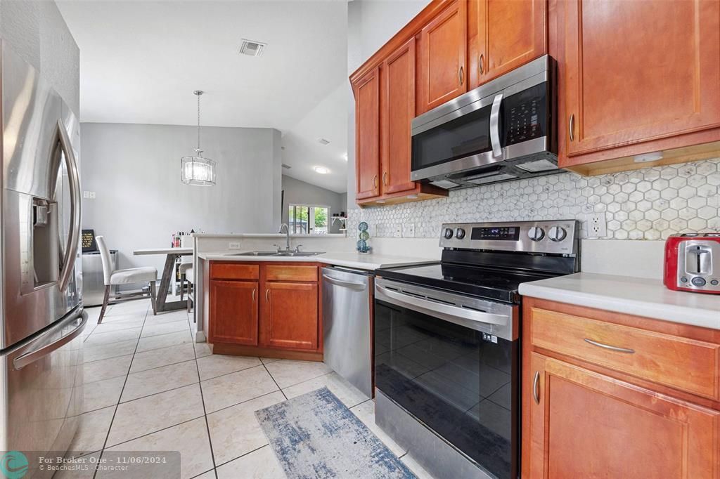 For Sale: $448,000 (3 beds, 2 baths, 1408 Square Feet)