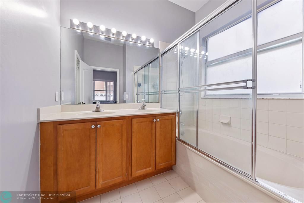 For Sale: $448,000 (3 beds, 2 baths, 1408 Square Feet)