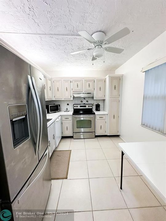 For Sale: $160,000 (2 beds, 2 baths, 1010 Square Feet)