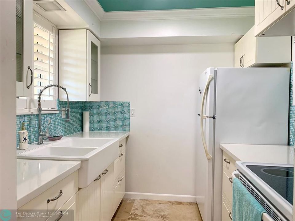 For Rent: $2,399 (1 beds, 1 baths, 670 Square Feet)