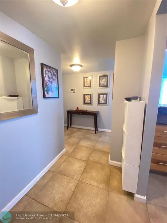 Active With Contract: $3,000 (2 beds, 2 baths, 1074 Square Feet)