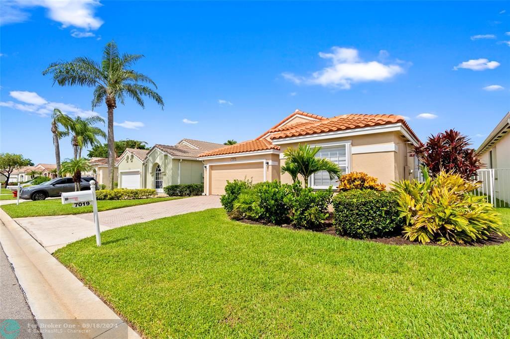 For Sale: $605,000 (3 beds, 2 baths, 2001 Square Feet)