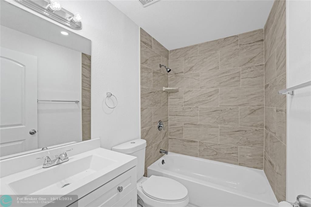 Active With Contract: $2,195 (2 beds, 1 baths, 0 Square Feet)