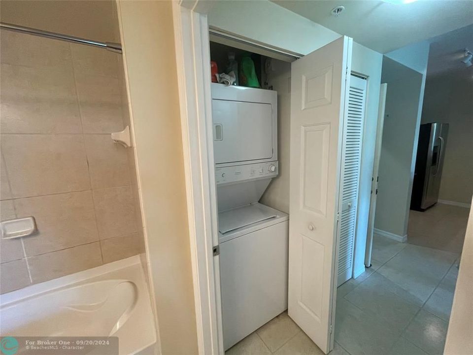 En Venta: $299,900 (1 camas, 1 baños, 807 Pies cuadrados)