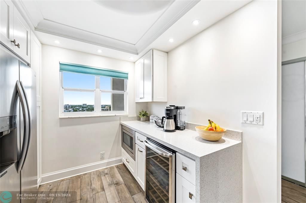 Active With Contract: $735,000 (2 beds, 2 baths, 1455 Square Feet)