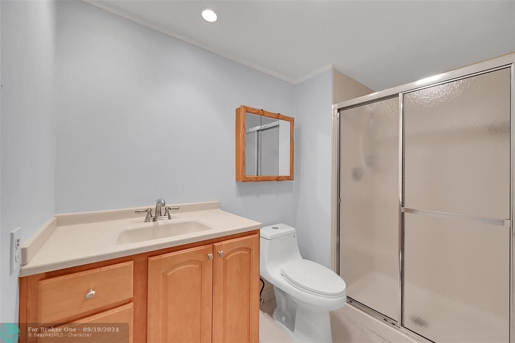 For Sale: $259,900 (2 beds, 2 baths, 1216 Square Feet)