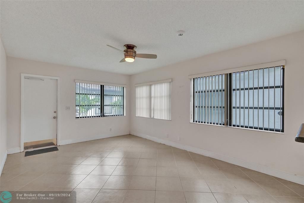 For Sale: $345,000 (2 beds, 2 baths, 1368 Square Feet)