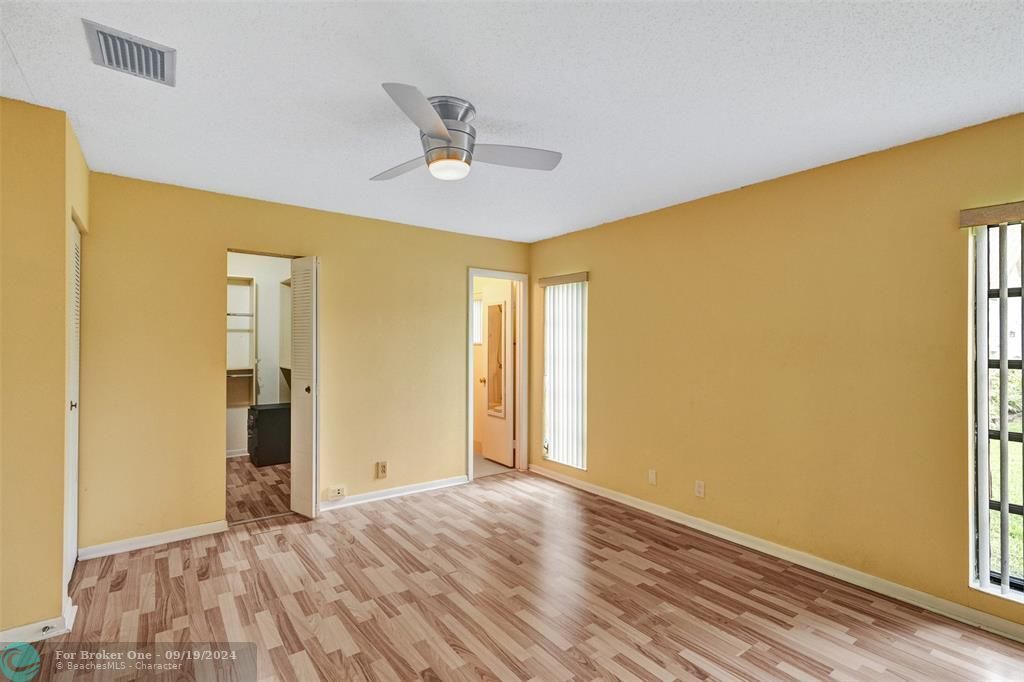 For Sale: $345,000 (2 beds, 2 baths, 1368 Square Feet)