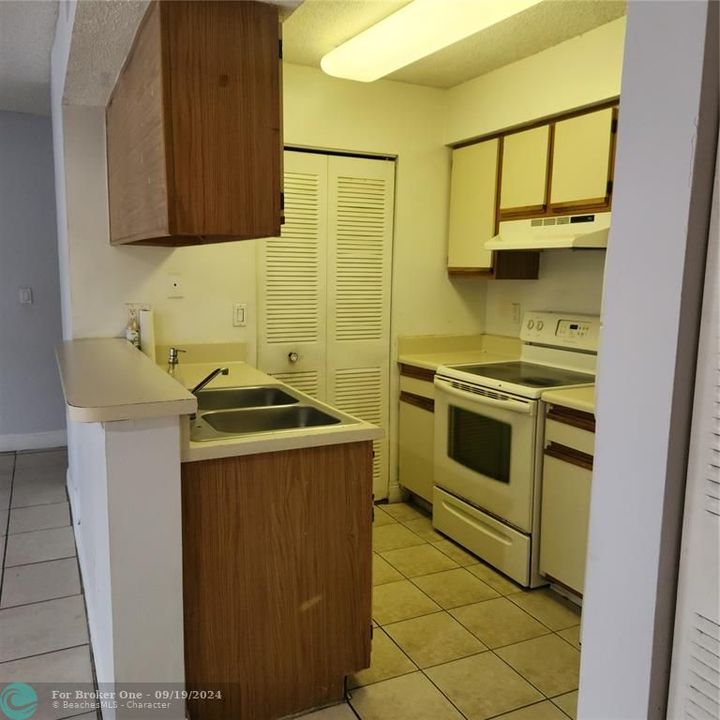 For Rent: $1,550 (1 beds, 1 baths, 785 Square Feet)