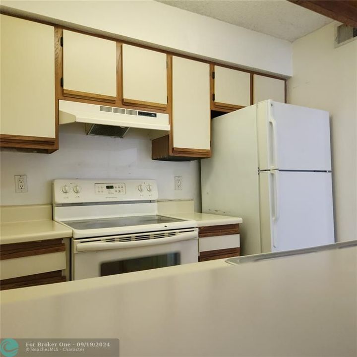 For Rent: $1,550 (1 beds, 1 baths, 785 Square Feet)