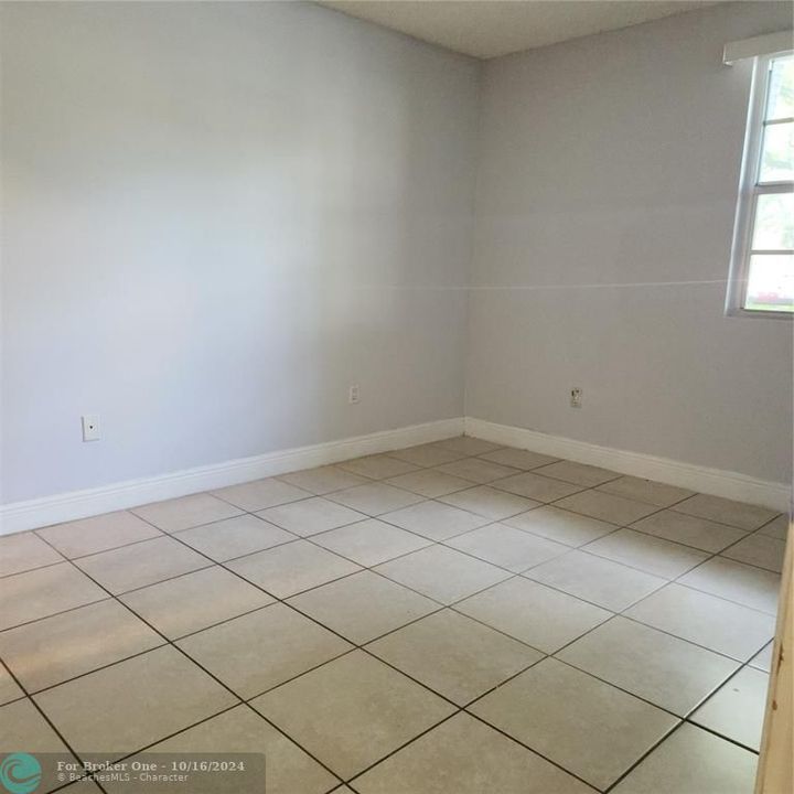 For Rent: $1,550 (1 beds, 1 baths, 785 Square Feet)