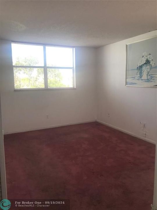 For Sale: $98,990 (2 beds, 2 baths, 1010 Square Feet)