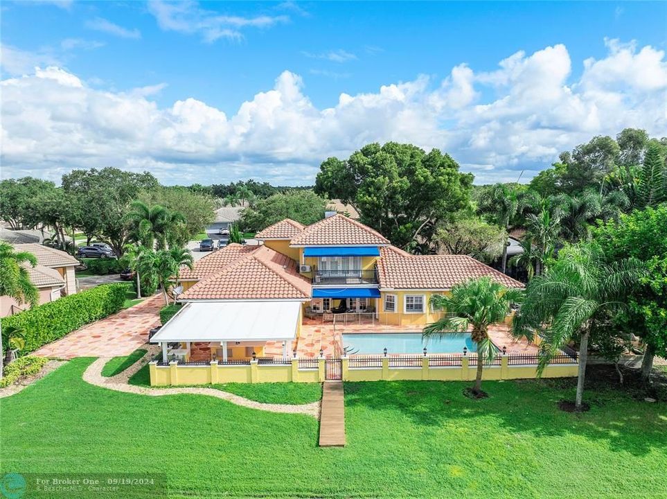 For Sale: $1,590,000 (5 beds, 3 baths, 3135 Square Feet)