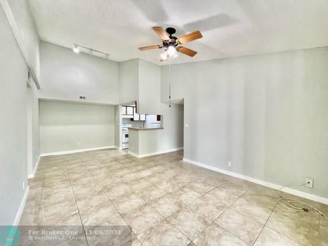 For Rent: $1,970 (2 beds, 2 baths, 1140 Square Feet)