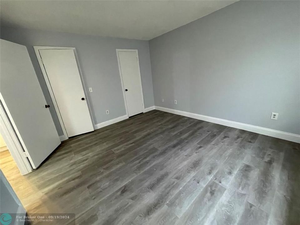 For Rent: $1,900 (2 beds, 1 baths, 900 Square Feet)