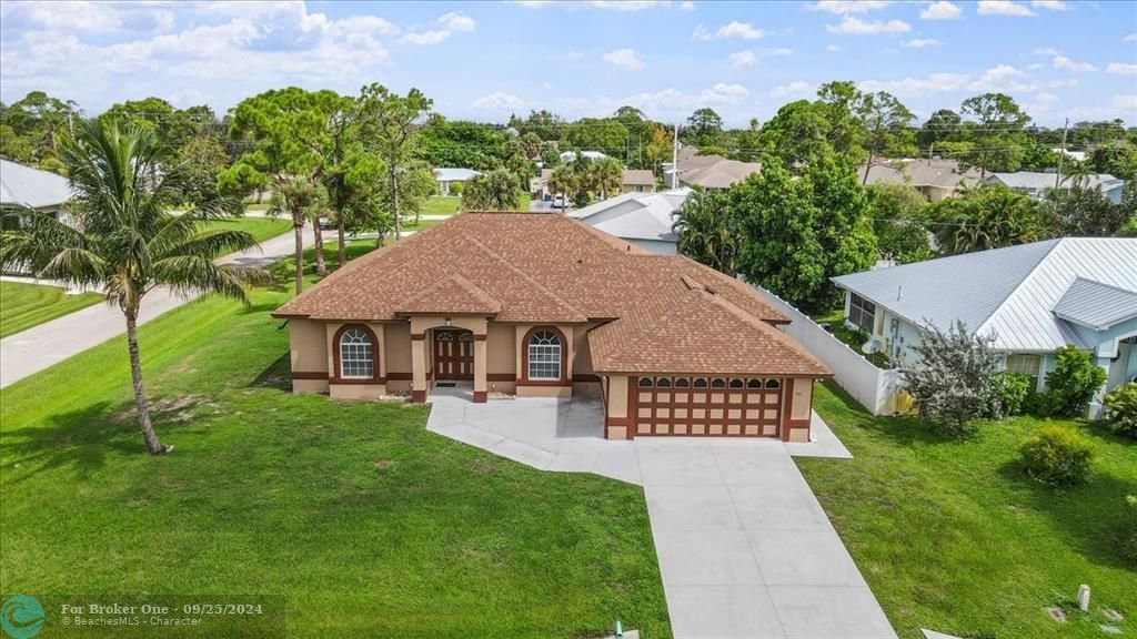 For Sale: $349,000 (3 beds, 2 baths, 1913 Square Feet)