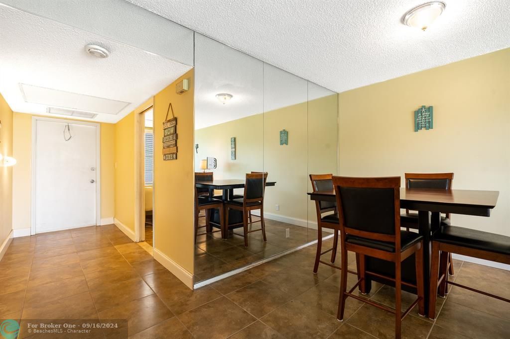 For Sale: $179,000 (2 beds, 2 baths, 1064 Square Feet)