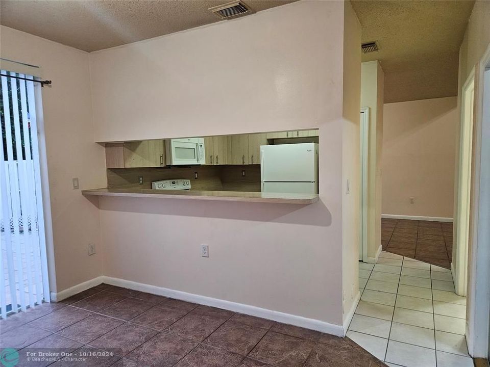 For Rent: $2,950 (3 beds, 2 baths, 1416 Square Feet)