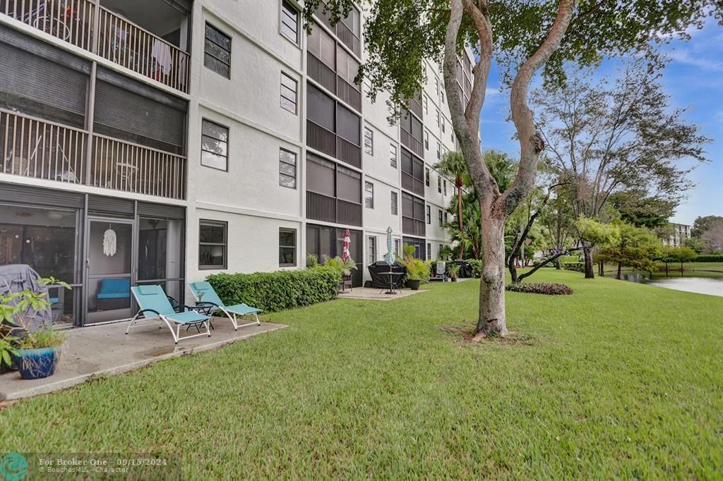 For Sale: $355,000 (2 beds, 2 baths, 1340 Square Feet)