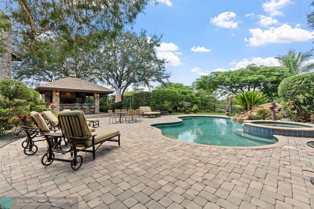 For Sale: $3,589,000 (5 beds, 5 baths, 5678 Square Feet)