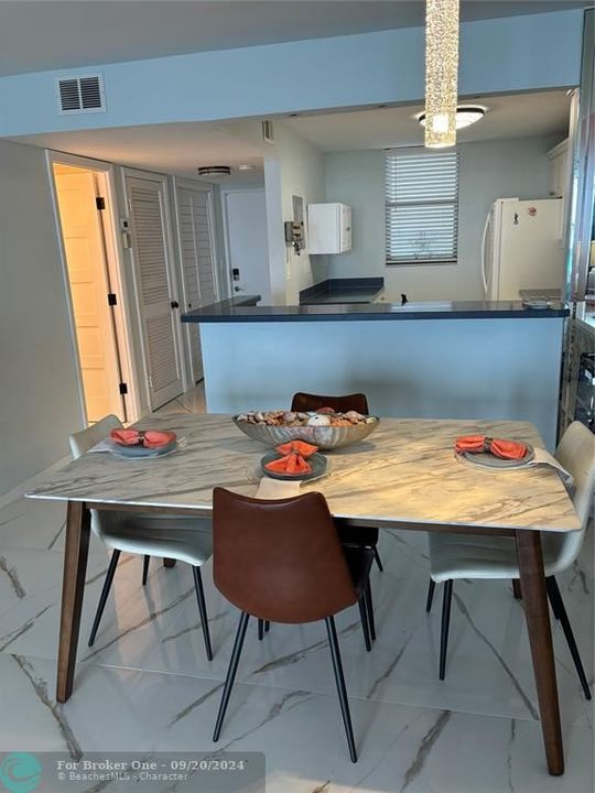 For Rent: $4,500 (1 beds, 1 baths, 899 Square Feet)