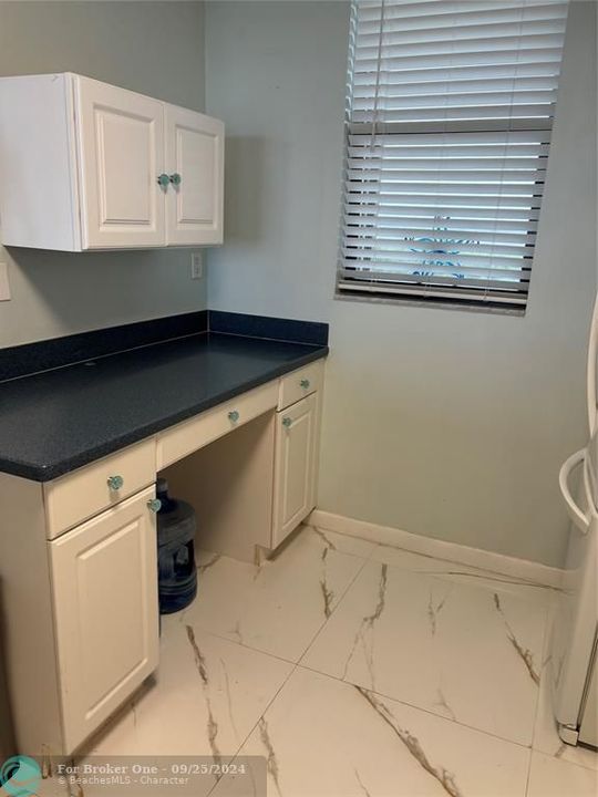 For Rent: $4,500 (1 beds, 1 baths, 899 Square Feet)