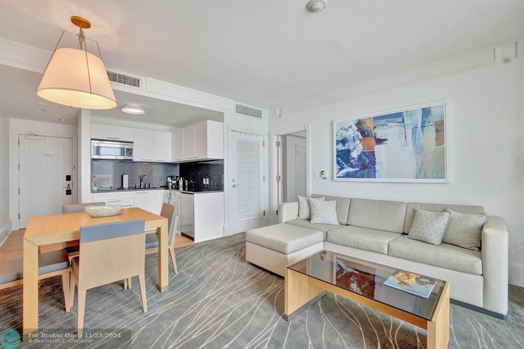 For Sale: $1,350,000 (1 beds, 1 baths, 859 Square Feet)