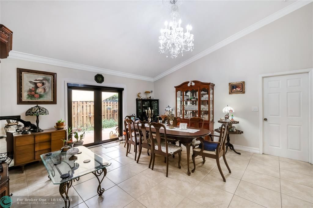 En Venta: $649,900 (4 camas, 3 baños, 1884 Pies cuadrados)