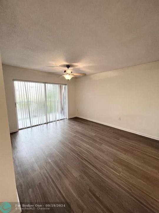 For Rent: $1,699 (1 beds, 1 baths, 795 Square Feet)