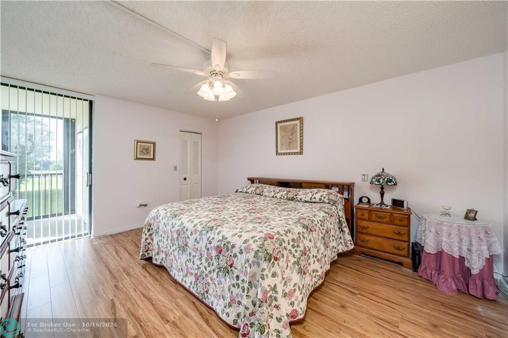 For Sale: $184,999 (2 beds, 2 baths, 1220 Square Feet)