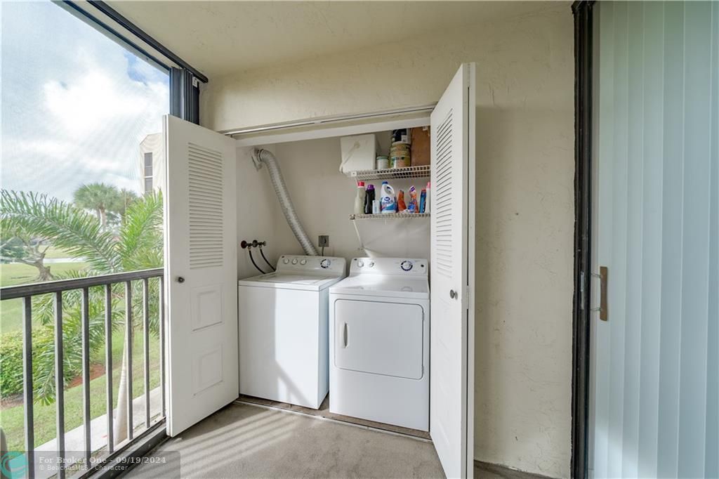 For Sale: $184,999 (2 beds, 2 baths, 1220 Square Feet)