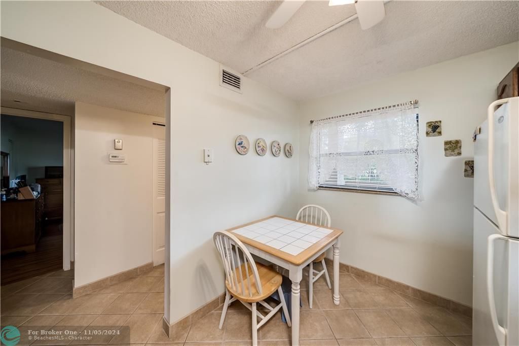 For Sale: $184,999 (2 beds, 2 baths, 1220 Square Feet)