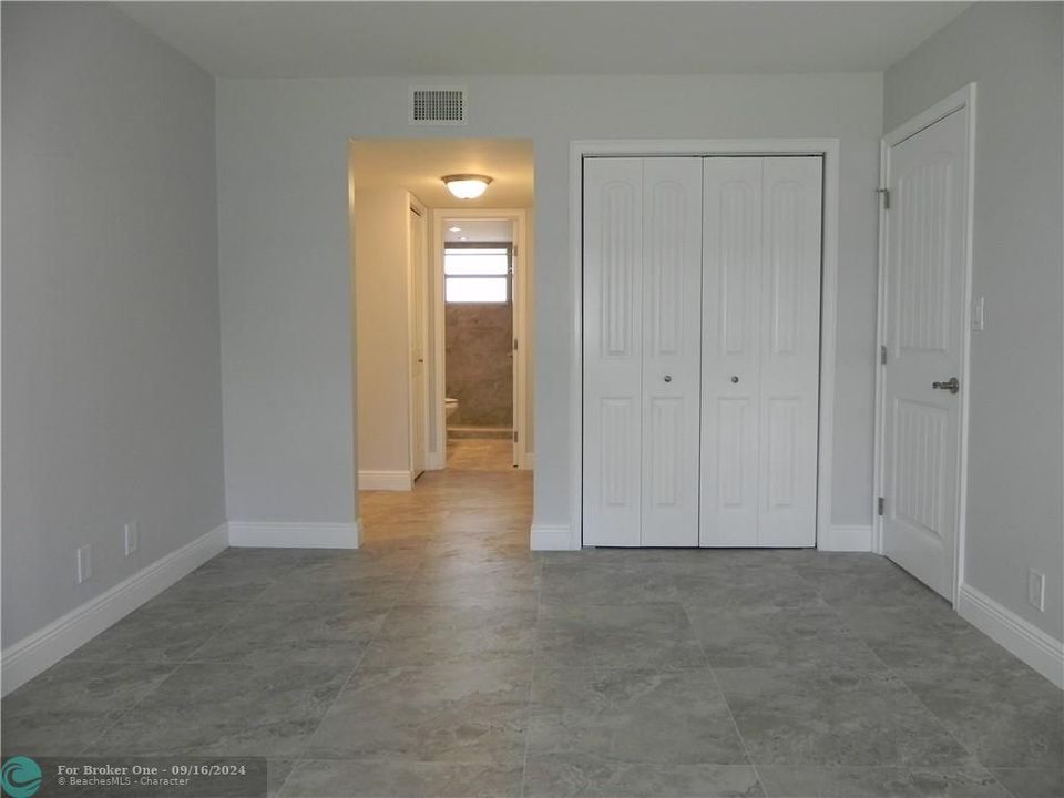 For Sale: $155,000 (1 beds, 1 baths, 775 Square Feet)