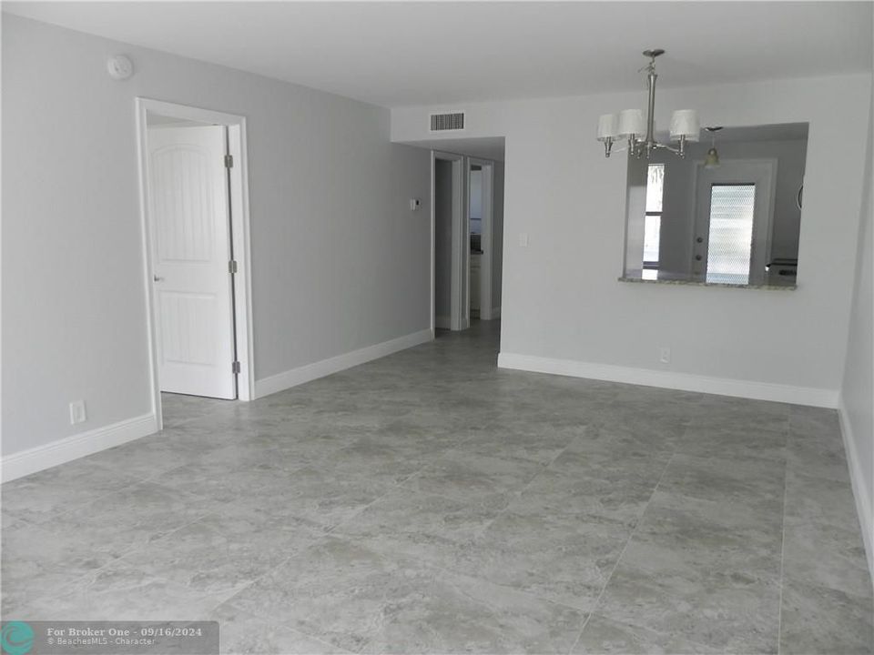 For Sale: $155,000 (1 beds, 1 baths, 775 Square Feet)