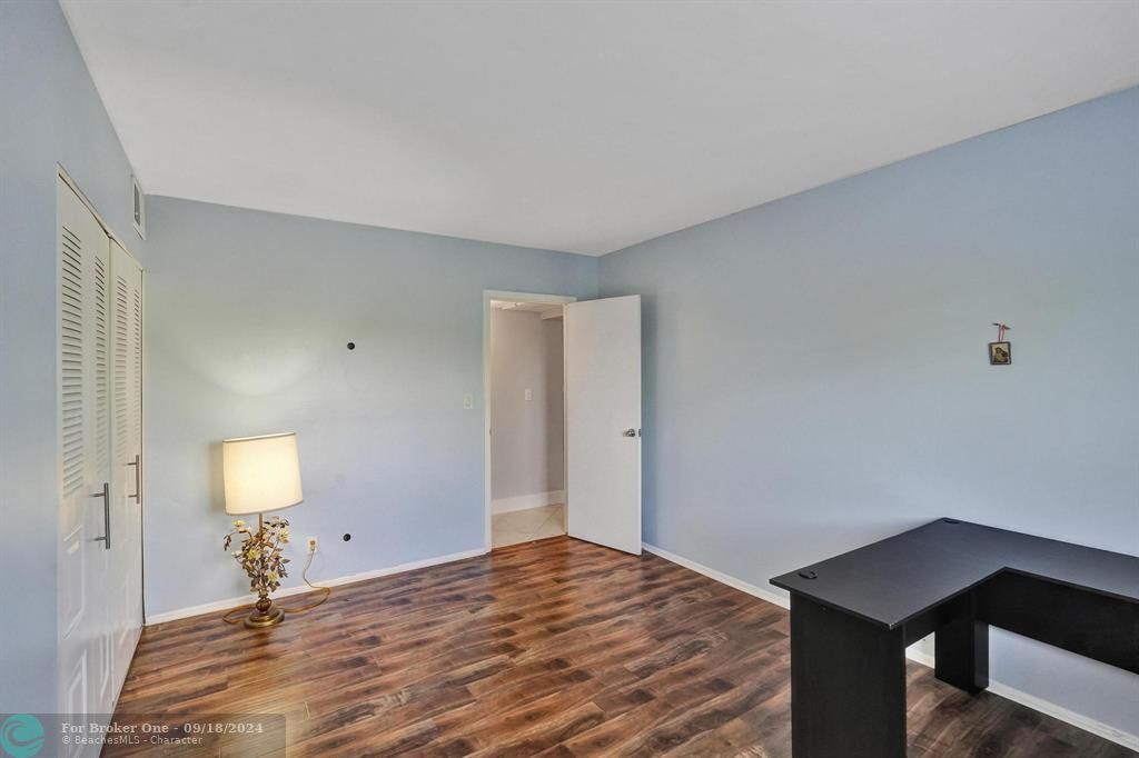 Active With Contract: $2,100 (2 beds, 2 baths, 1000 Square Feet)