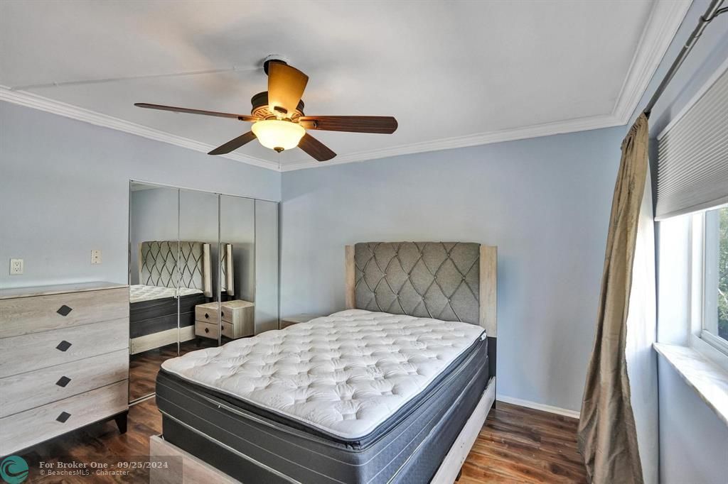 Active With Contract: $2,100 (2 beds, 2 baths, 1000 Square Feet)