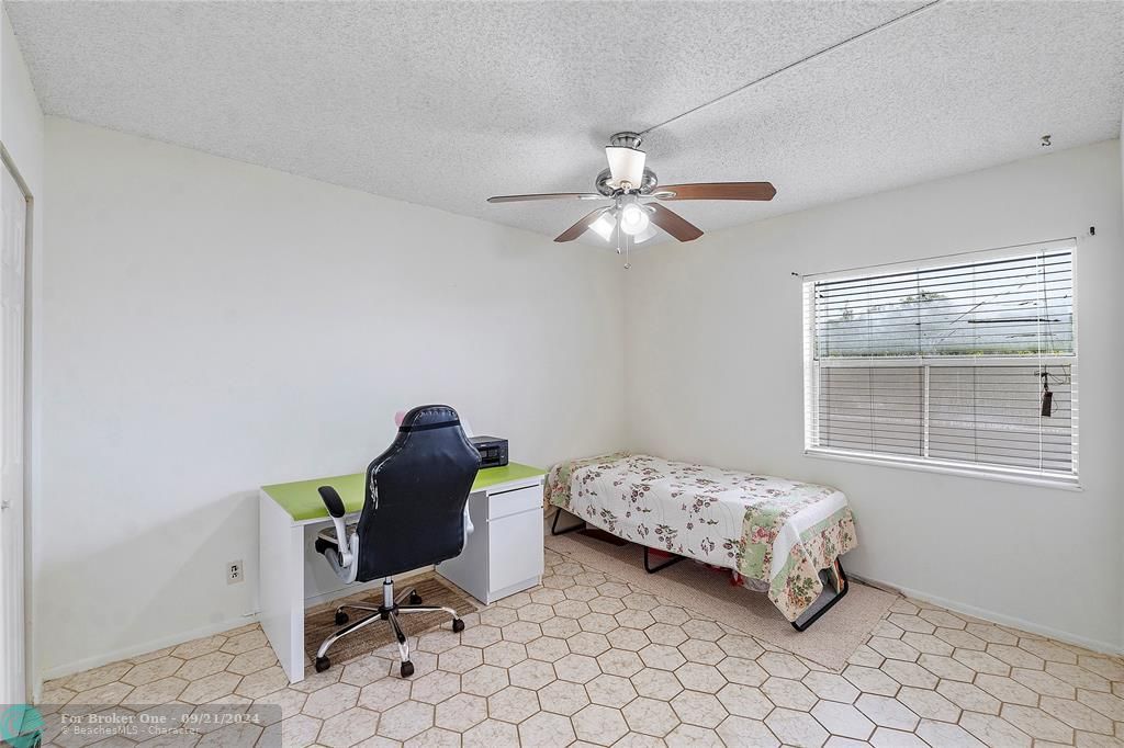 For Sale: $175,000 (2 beds, 2 baths, 1180 Square Feet)