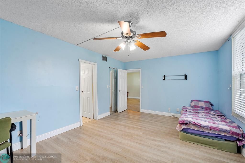 For Sale: $175,000 (2 beds, 2 baths, 1180 Square Feet)