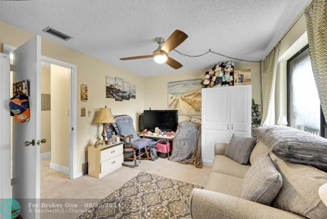 For Sale: $234,995 (2 beds, 2 baths, 1300 Square Feet)