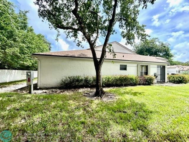 Active With Contract: $380,000 (3 beds, 2 baths, 1282 Square Feet)